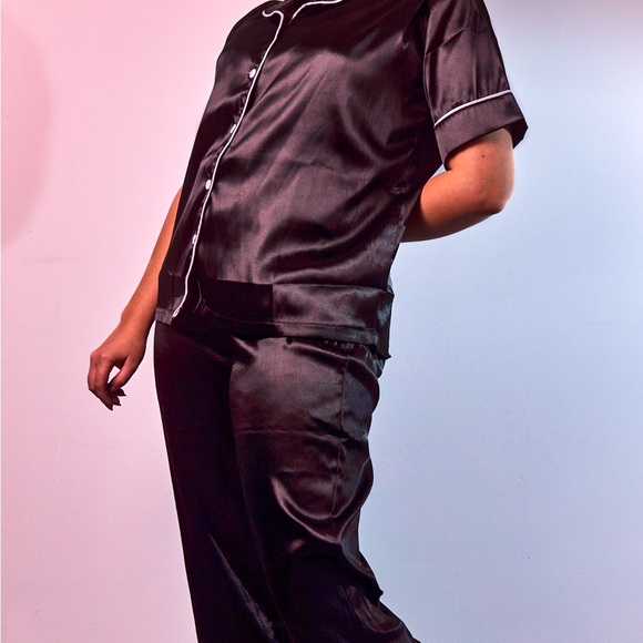 Silk pajamas - Picture 4 of 6